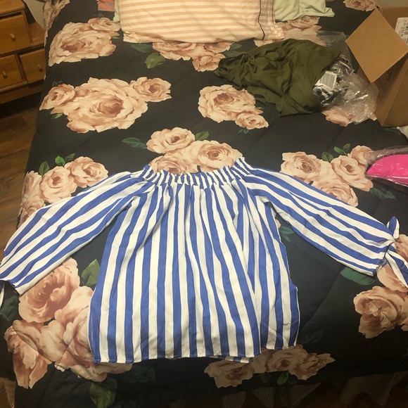 Women’s XL Striped Off Shoulder 3/4 Sleeve - Picture 3 of 3